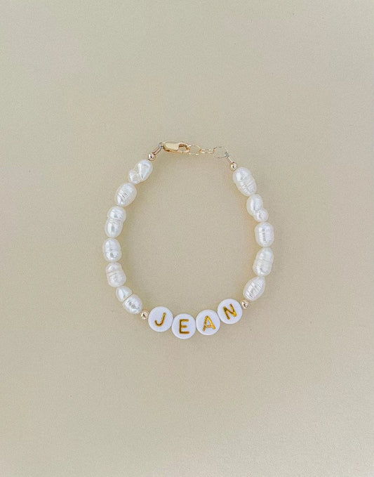 Custom Pearl Name Bracelet with Gold Letters – Personalized Mom & Baby Jewelry