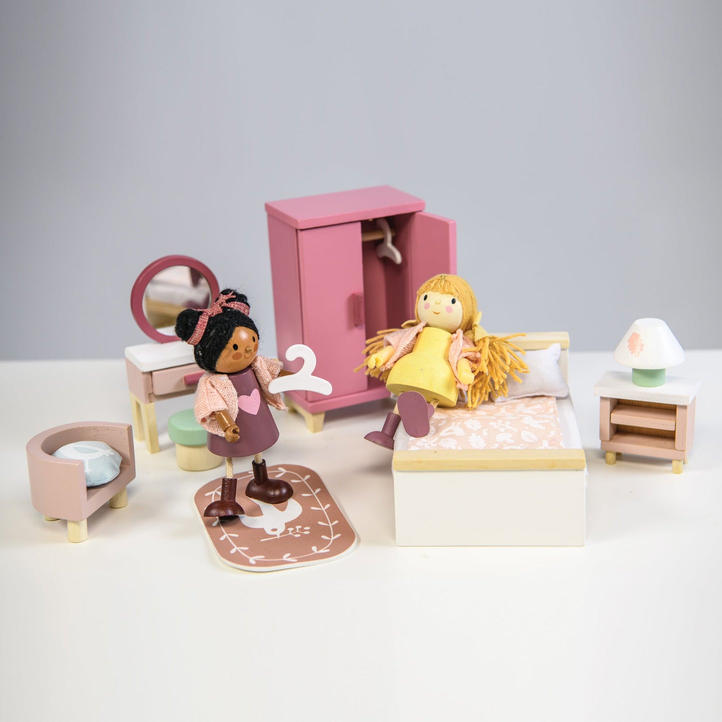 Dolls House Bedroom Furniture