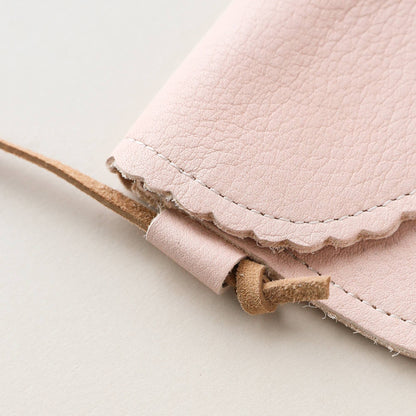 Little Girl Scalloped Leather Purse in Light Pink